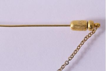 ヴィンテージ雑貨　昭和期　ぱっと目を引くストーンが素敵なブローチ(アクセサリー、ビンテージ)(R-041623)