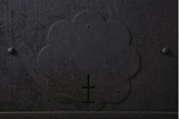 アンティーク建具　和製アンティーク　鋲付き　鉄板付き　特大　重厚で味わい深い鉄製蔵戸(鉄扉、引き戸、玄関戸)(R-041625)