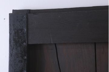 アンティーク建具　和製アンティーク　鋲付き　鉄板付き　特大　重厚で味わい深い鉄製蔵戸(鉄扉、引き戸、玄関戸)(R-041625)