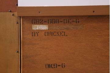 中古　DREXEL HERITAGE(ドレクセルヘリテイジ)　Grand Villa(グランドヴィラ)　キャビネット(キュリオケース、飾り棚)(R-041626)