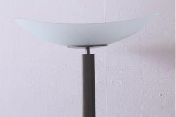 ヴィンテージ照明　イタリア　Artemide(アルテミデ)・Tebe(テベ)　シンプルモダンなスタンドライト(フロアライト、スタンドライト、ビンテージ)(R-041632)