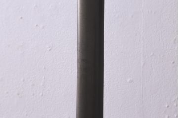 ヴィンテージ照明　イタリア　Artemide(アルテミデ)・Tebe(テベ)　シンプルモダンなスタンドライト(フロアライト、スタンドライト、ビンテージ)(R-041632)