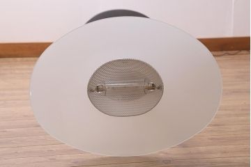 ヴィンテージ照明　イタリア　Artemide(アルテミデ)・Tebe(テベ)　シンプルモダンなスタンドライト(フロアライト、スタンドライト、ビンテージ)(R-041632)