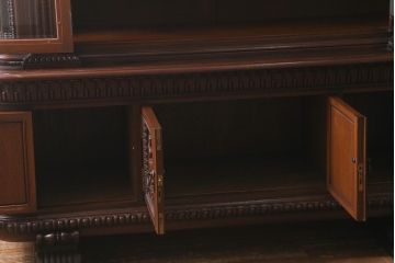 アンティーク家具　フランスアンティーク　マホガニー材　芸術作品のような彫刻が見事な飾り棚(食器棚、カップボード、収納棚)(R-041633)