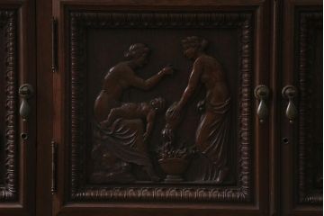 アンティーク家具　フランスアンティーク　マホガニー材　芸術作品のような彫刻が見事な飾り棚(食器棚、カップボード、収納棚)(R-041633)
