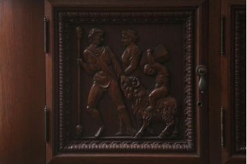 アンティーク家具　フランスアンティーク　マホガニー材　芸術作品のような彫刻が見事な飾り棚(食器棚、カップボード、収納棚)(R-041633)