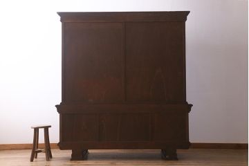 アンティーク家具　フランスアンティーク　マホガニー材　芸術作品のような彫刻が見事な飾り棚(食器棚、カップボード、収納棚)(R-041633)