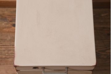 中古　OKAMURA(オカムラ)　キャスター付き　アンティーク風にリメイクしたペイントデスクワゴン(サイドチェスト)(R-041635)