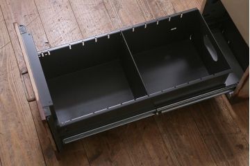 中古　OKAMURA(オカムラ)　キャスター付き　アンティーク風にリメイクしたペイントデスクワゴン(サイドチェスト)(R-041636)