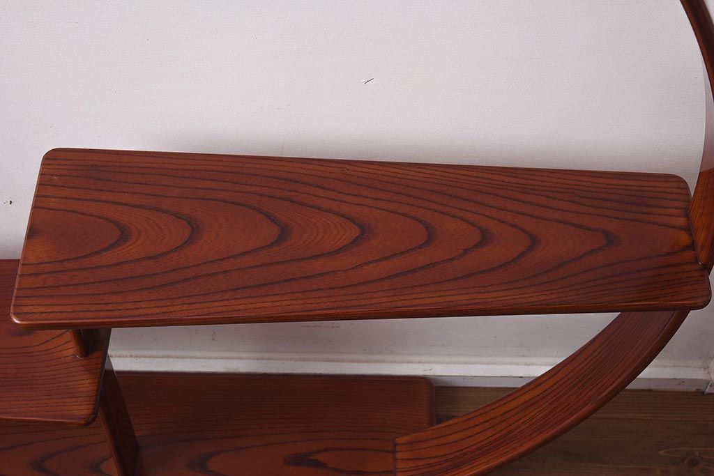 在庫未使用品　IDC大塚家具　松創　木地呂塗　総ケヤキ材　職人技が光る曲木の丸飾棚(飾り棚)(定価約108万円)(R-041639)