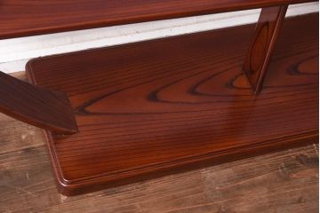 在庫未使用品　IDC大塚家具　松創　木地呂塗　総ケヤキ材　職人技が光る曲木の丸飾棚(飾り棚)(定価約108万円)(R-041639)