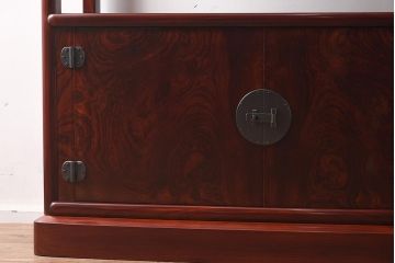 在庫未使用品　IDC大塚家具　松創　やすらぎ　ケヤキ材　木地呂塗り　如月の棚(飾棚、飾り棚)(定価約396万円)(R-041643)