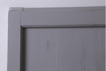 アンティーク建具　明治大正期　杉無垢材　グレーペイントのおしゃれな板戸2枚セット(引き戸、建具)(R-041646)