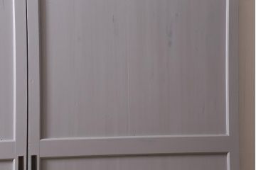 アンティーク建具　明治大正期　杉無垢材　グレーペイントのおしゃれな板戸2枚セット(引き戸、建具)(R-041646)