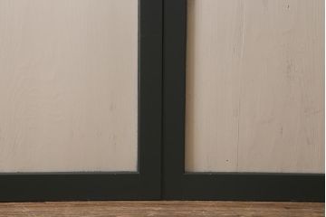 アンティーク建具　明治大正期　杉無垢材　ペイント　ツートンカラーのシックな板戸2枚セット(引き戸、建具)(R-041647)
