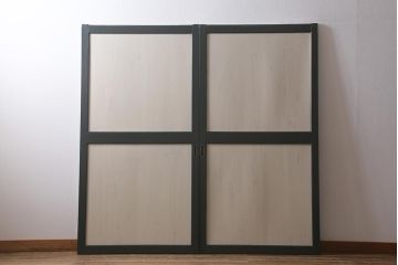アンティーク建具　明治大正期　杉無垢材　ペイント　ツートンカラーのシックな板戸2枚セット(引き戸、建具)(R-041647)