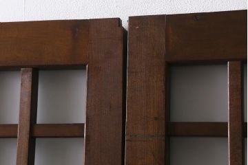 アンティーク建具　明治大正期　蔵戸リメイク　杉材一枚板・枠樺材　すり・クリアガラス入り　升格子の蔵戸2枚セット(引き戸、玄関戸)(R-041648)