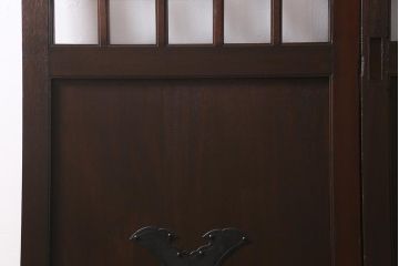 アンティーク建具　明治大正期　蔵戸リメイク　ケヤキ材　クリアガラス入り　和の風情漂う格子蔵戸2枚セット(引き戸、玄関戸)(R-041649)