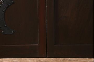 アンティーク建具　明治大正期　蔵戸リメイク　ケヤキ材　クリアガラス入り　和の風情漂う格子蔵戸2枚セット(引き戸、玄関戸)(R-041649)