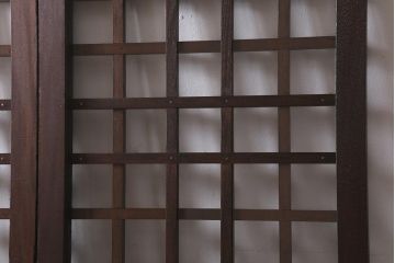 アンティーク建具　明治大正期　蔵戸リメイク　ケヤキ材　クリアガラス入り　和の風情漂う格子蔵戸2枚セット(引き戸、玄関戸)(R-041649)