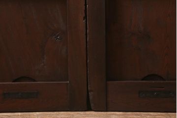 アンティーク建具　明治大正期　蔵戸リメイク　ケヤキ材　クリアガラス入り　和の風情漂う格子蔵戸2枚セット(引き戸、玄関戸)(R-041649)