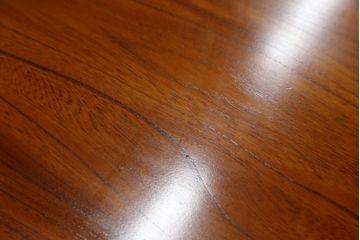 未使用展示品　中古　IDC大塚家具取り扱い　名門藤沢木工　黒田辰秋復刻作品　指物工芸家具　総欅(ケヤキ)材　漆塗り　美しい木目と品のある佇まいが魅力的な飾り棚(茶棚、戸棚、収納棚、サイドボード)(定価約250万円)(R-041650)