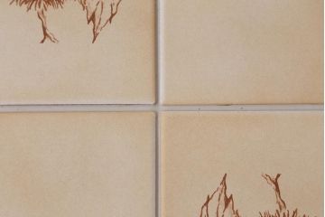 北欧ビンテージ　レトロなタイルトップが目を引くセンターテーブル(コーヒーテーブル、ローテーブル)(R-041653)