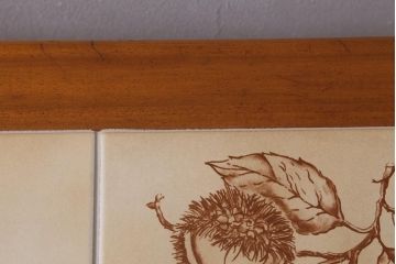 北欧ビンテージ　レトロなタイルトップが目を引くセンターテーブル(コーヒーテーブル、ローテーブル)(R-041653)