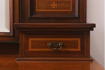 アンティーク家具　イギリスアンティーク　上手物!　マホガニー材　象嵌細工が優雅な印象を高めるドレッサー(鏡台、化粧台)(R-041655)