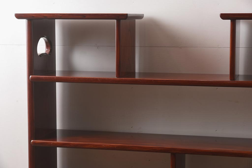 在庫未使用品　IDC大塚家具　松創　やすらぎ　ケヤキ材板目　木地呂塗り　三段飾棚(飾り棚)(定価約378万円)(R-041663)