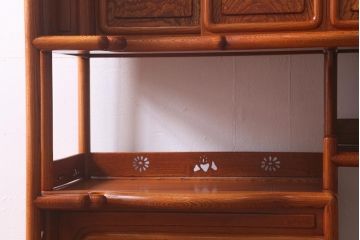 在庫未使用品　IDC大塚家具　漆器山富　漆塗り　総ケヤキ材の飾棚(飾り棚)(定価約176万円)(R-041665)