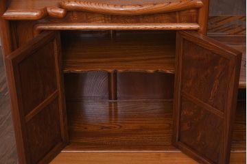 在庫未使用品　IDC大塚家具　漆器山富　漆塗り　透かし入り　総ケヤキ無垢材　飾棚(飾り棚)(定価約216万円)(R-041667)