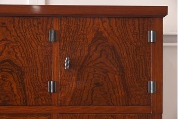 在庫未使用品　IDC大塚家具　松創　超極上品!!　七尺　総欅(ケヤキ)材漆塗り　大道具タンス(商店飾棚、キャビネット、壁面収納)(定価約1,800万円)(R-041669)