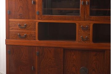在庫未使用品　IDC大塚家具　松創　超極上品!!　七尺　総欅(ケヤキ)材漆塗り　大道具タンス(商店飾棚、キャビネット、壁面収納)(定価約1,800万円)(R-041669)