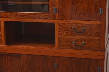 在庫未使用品　IDC大塚家具　松創　超極上品!!　七尺　総欅(ケヤキ)材漆塗り　大道具タンス(商店飾棚、キャビネット、壁面収納)(定価約1,800万円)(R-041669)