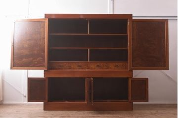 在庫未使用品　IDC大塚家具　松創　匠　総欅(ケヤキ)無垢材　漆塗り　道具タンス(収納棚、キャビネット)(定価約594万円)(R-041670)