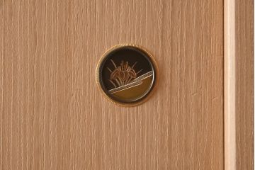 展示品　IDC大塚家具　家具のカネトク　3.6尺　7ノ3　隅丸仕上げ　桐タンス(定価約100万円)(R-041671)