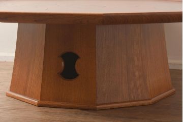 在庫未使用品　IDC大塚家具　松創　やすらぎ　欅材　木地呂塗り　10角形(十角形)座卓(ローテーブル)(定価約312万円)(R-041674)
