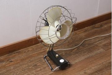 レトロ家具　昭和中期　日立(HITACHI)　オルゴール機能付き　ノスタルジックな雰囲気の30cm卓上扇風機(ファン)(R-041693)