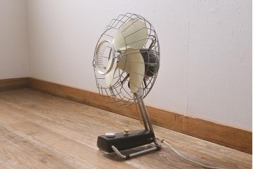レトロ家具　昭和中期　日立(HITACHI)　オルゴール機能付き　ノスタルジックな雰囲気の30cm卓上扇風機(ファン)(R-041693)