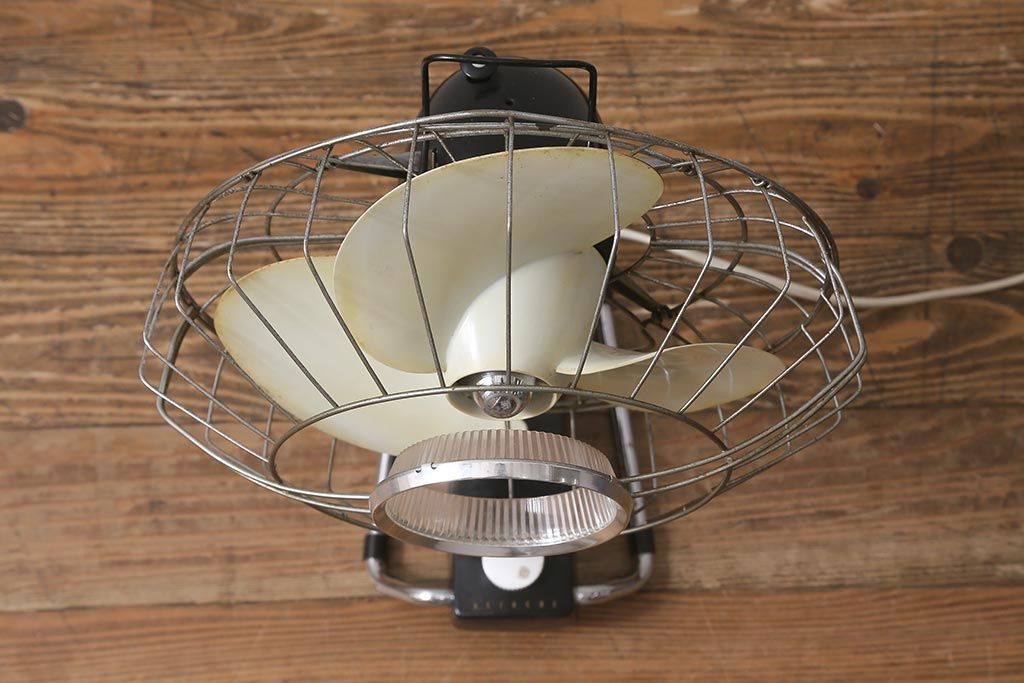 レトロ家具　昭和中期　日立(HITACHI)　オルゴール機能付き　ノスタルジックな雰囲気の30cm卓上扇風機(ファン)(R-041693)