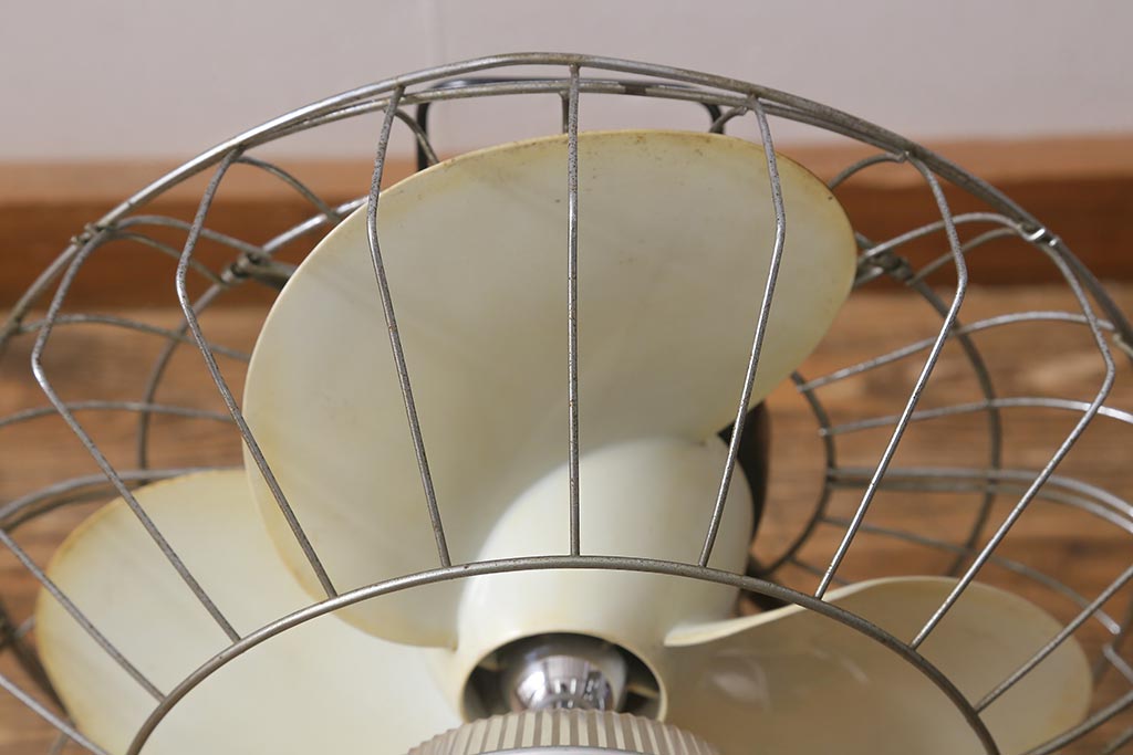 レトロ家具　昭和中期　日立(HITACHI)　オルゴール機能付き　ノスタルジックな雰囲気の30cm卓上扇風機(ファン)(R-041693)