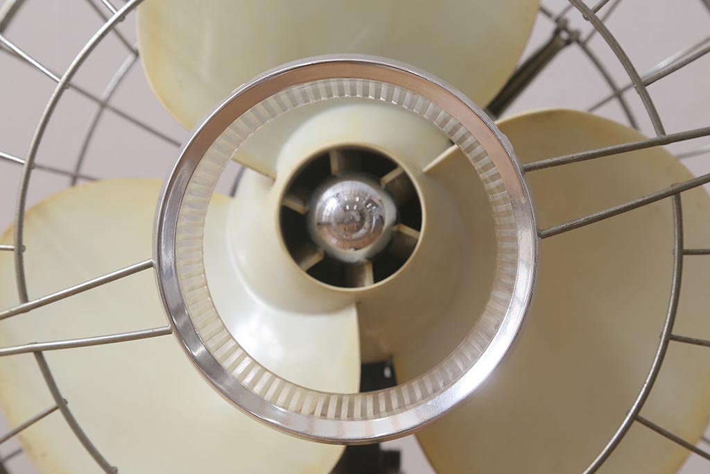 レトロ家具　昭和中期　日立(HITACHI)　オルゴール機能付き　ノスタルジックな雰囲気の30cm卓上扇風機(ファン)(R-041693)