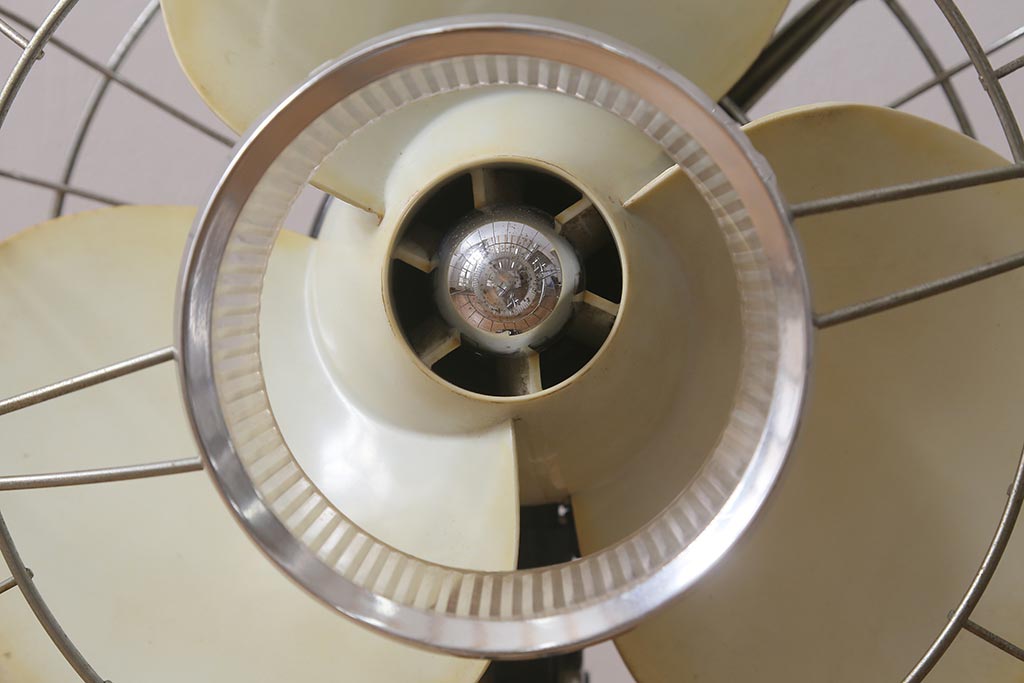 レトロ家具　昭和中期　日立(HITACHI)　オルゴール機能付き　ノスタルジックな雰囲気の30cm卓上扇風機(ファン)(R-041693)