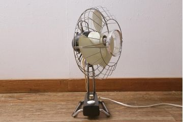 レトロ家具　昭和中期　日立(HITACHI)　オルゴール機能付き　ノスタルジックな雰囲気の30cm卓上扇風機(ファン)(R-041693)