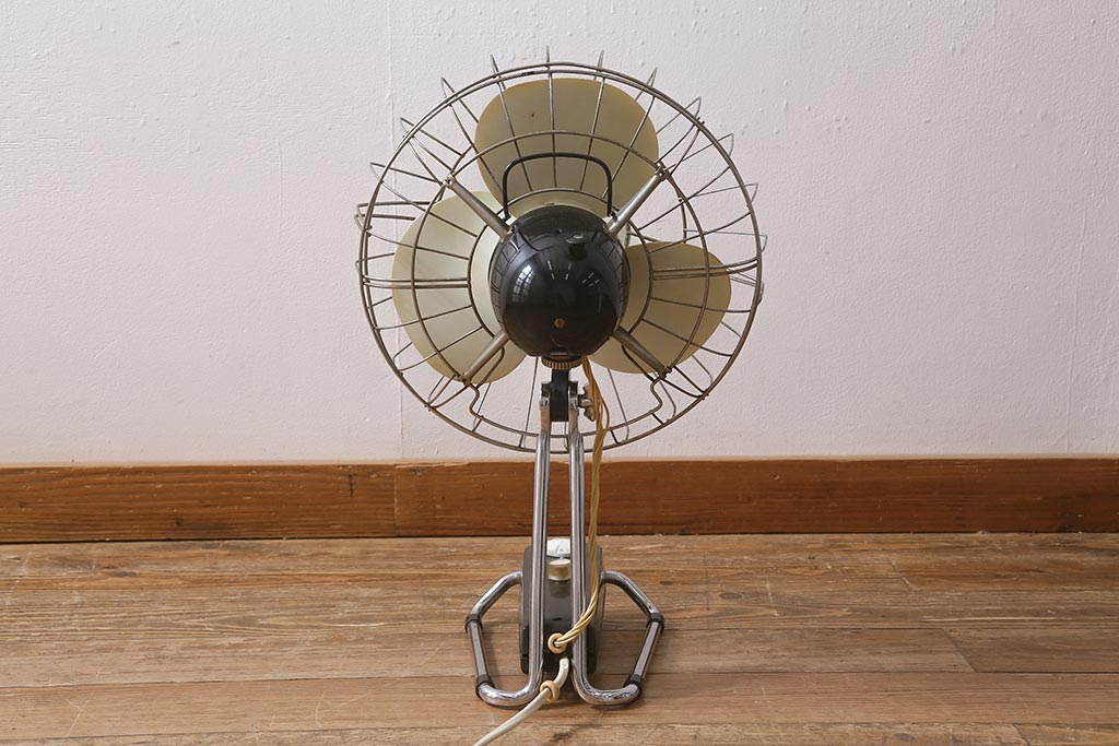 レトロ家具　昭和中期　日立(HITACHI)　オルゴール機能付き　ノスタルジックな雰囲気の30cm卓上扇風機(ファン)(R-041693)