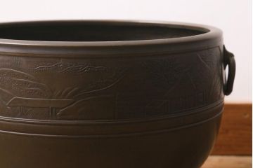 アンティーク雑貨　古民具・骨董　大正昭和初期　山水図　耳付銅火鉢(手あぶり)(R-041695)
