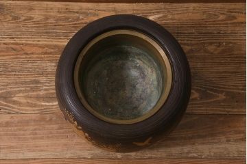 アンティーク雑貨　大正昭和初期　桐材　蒔絵・螺鈿　花鳥図が目を引く刳り貫き火鉢(木製火鉢、手あぶり)(R-041696)