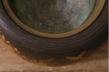 アンティーク雑貨　大正昭和初期　桐材　蒔絵・螺鈿　花鳥図が目を引く刳り貫き火鉢(木製火鉢、手あぶり)(R-041696)