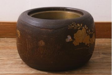 アンティーク雑貨　大正昭和初期　桐材　蒔絵・螺鈿　花鳥図が目を引く刳り貫き火鉢(木製火鉢、手あぶり)(R-041696)